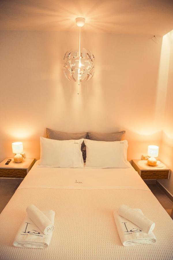 Io Luxury Pool & Hot Tub Suites Preveza Esterno foto