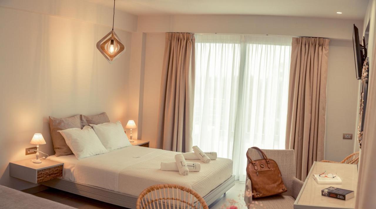 Io Luxury Pool & Hot Tub Suites Preveza Esterno foto