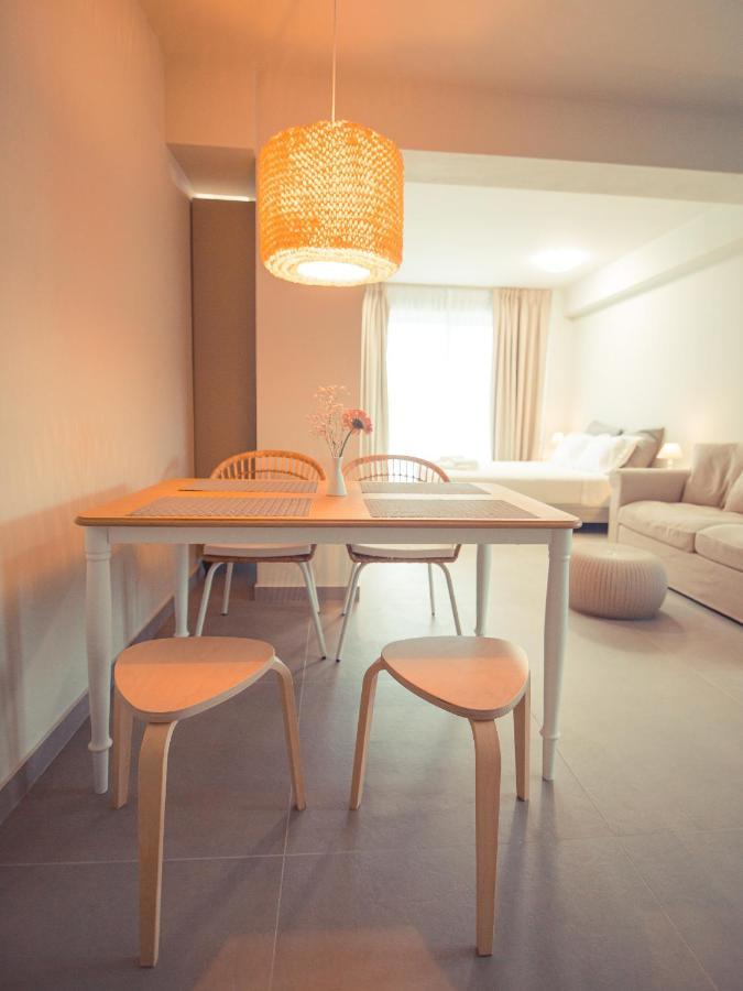 Io Luxury Pool & Hot Tub Suites Preveza Esterno foto