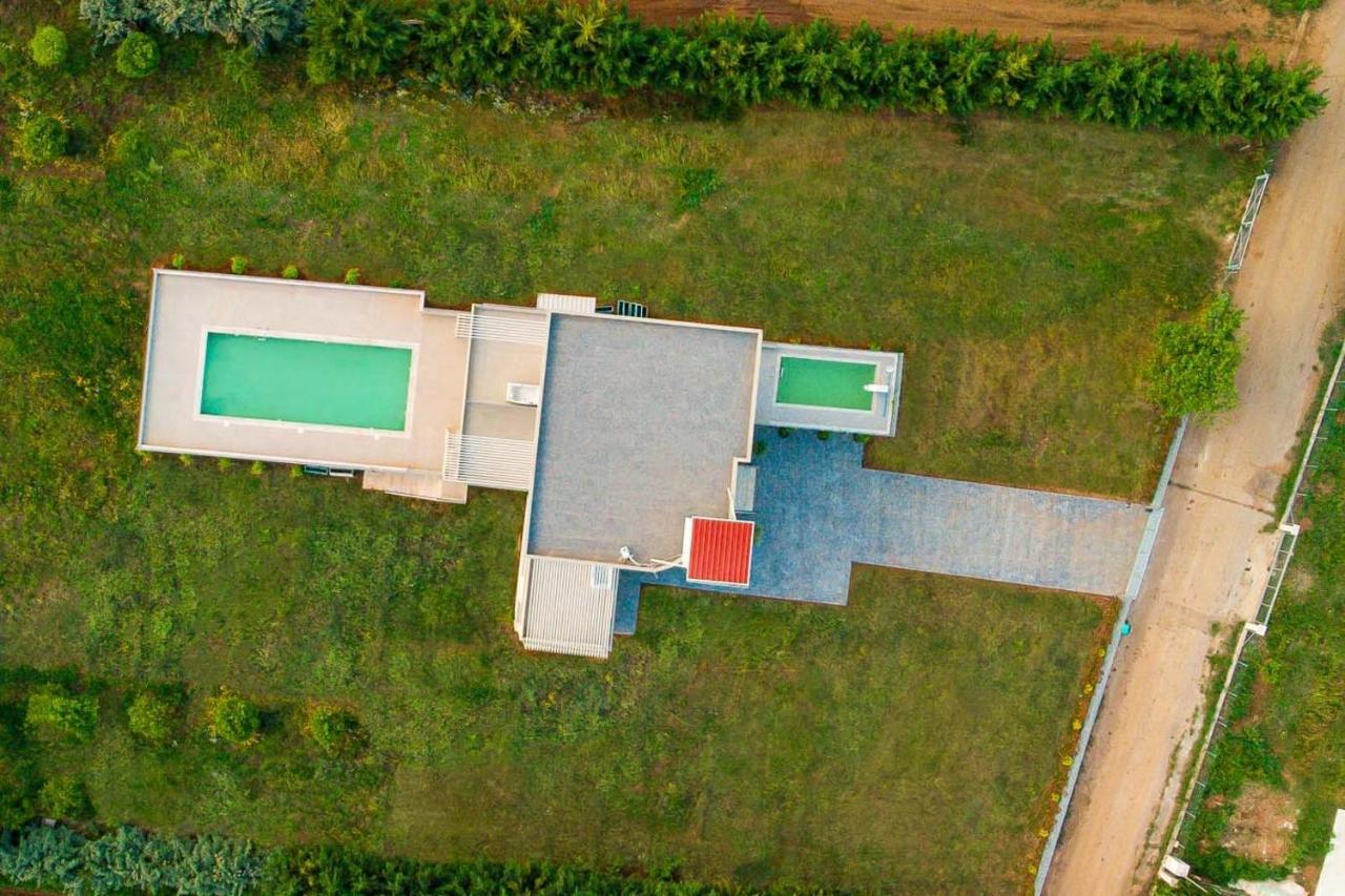 Io Luxury Pool & Hot Tub Suites Preveza Esterno foto