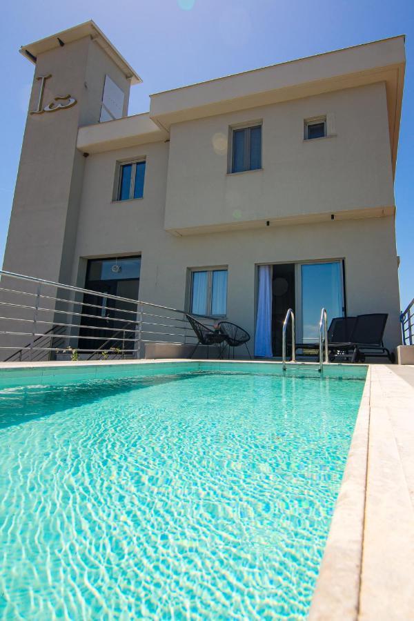 Io Luxury Pool & Hot Tub Suites Preveza Esterno foto