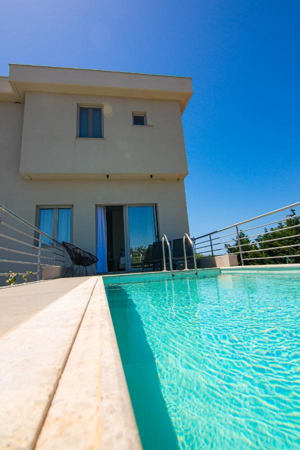 Io Luxury Pool & Hot Tub Suites Preveza Esterno foto