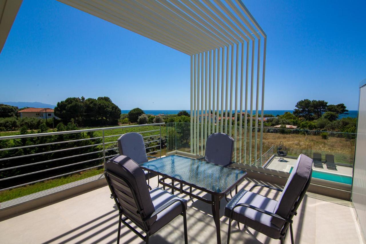 Io Luxury Pool & Hot Tub Suites Preveza Esterno foto