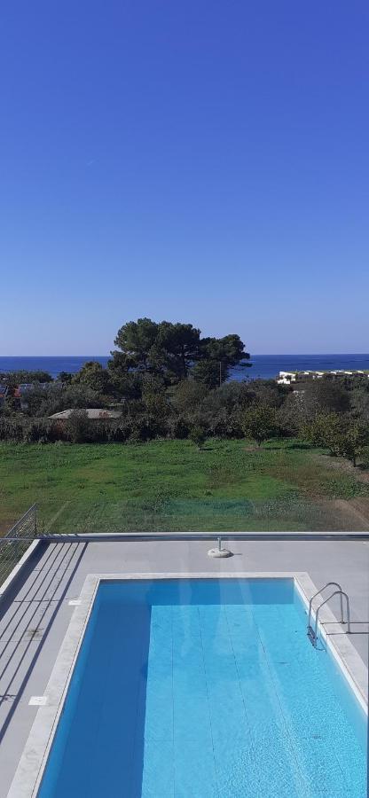 Io Luxury Pool & Hot Tub Suites Preveza Esterno foto
