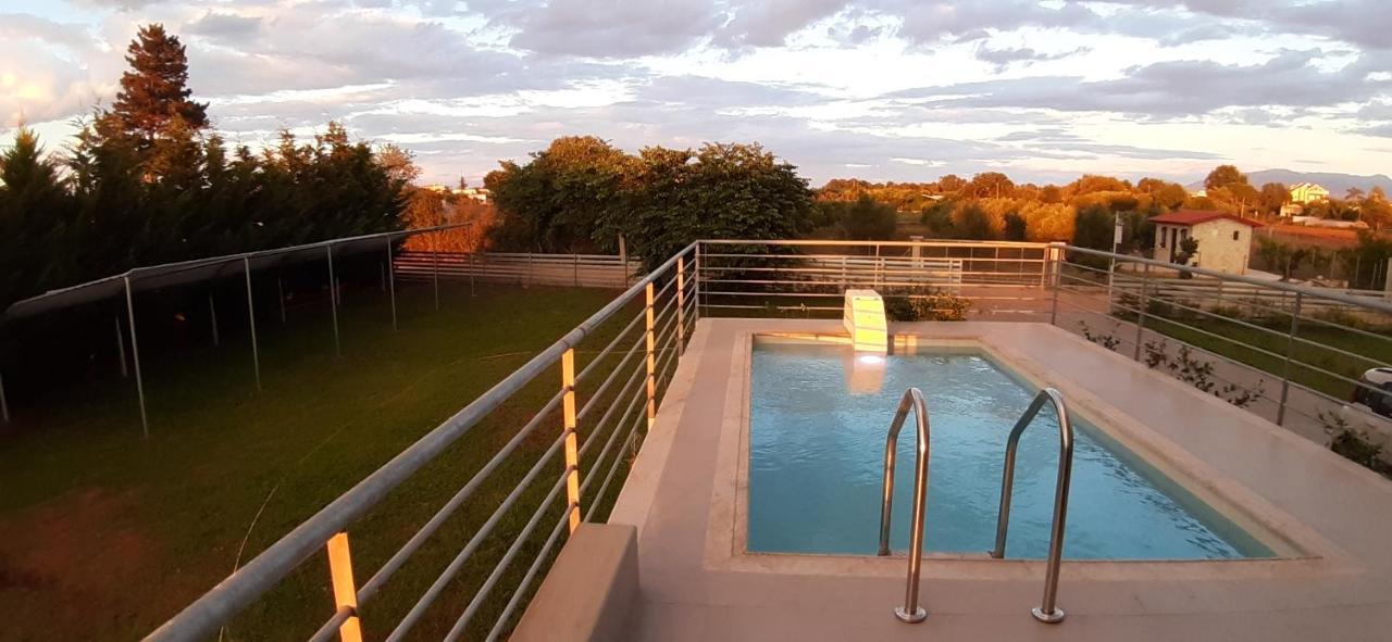 Io Luxury Pool & Hot Tub Suites Preveza Esterno foto