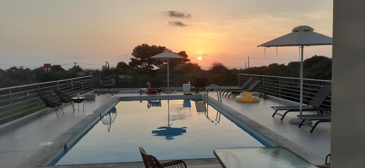 Io Luxury Pool & Hot Tub Suites Preveza Esterno foto